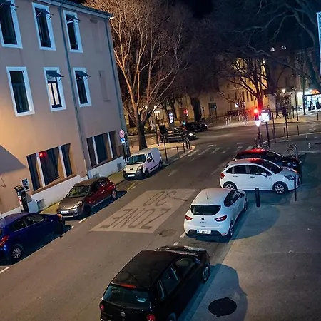 Apartmán En Plein Centre De Nîmes