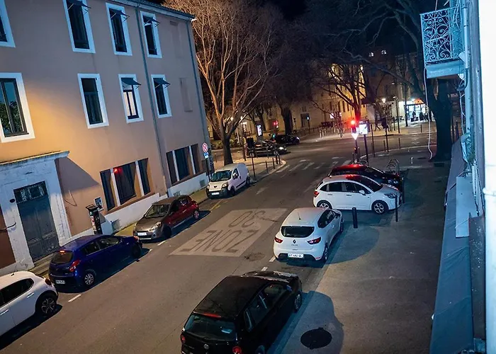 Apartmán En Plein Centre De Nîmes